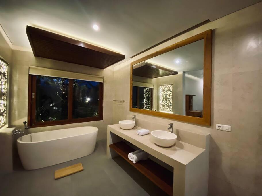 Villa Dewa Dewi 2 Ubud Esterno foto